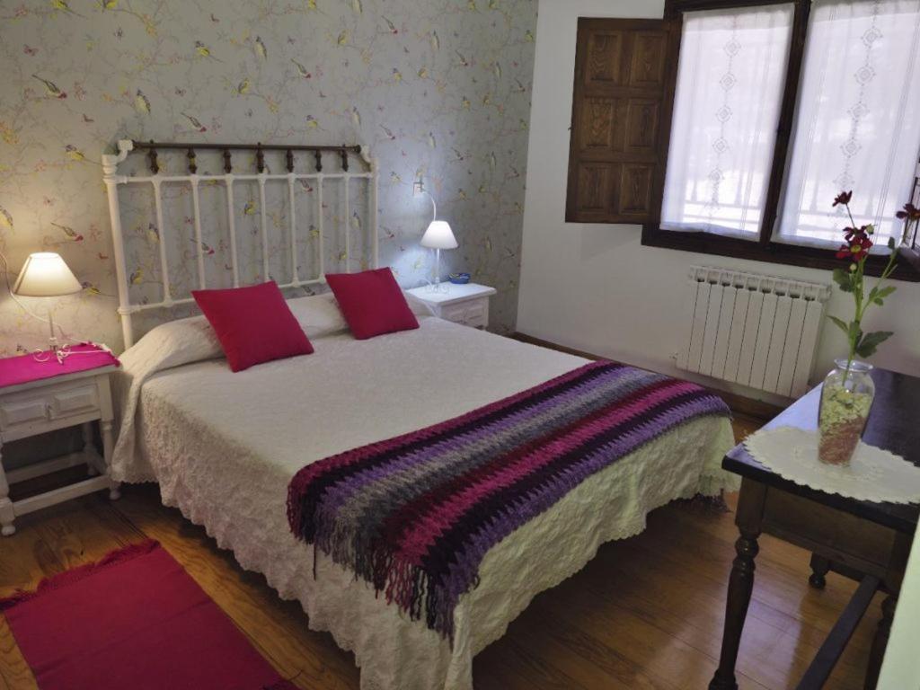 Hospedium Hostal Almanzor Navarredonda de Gredos Buitenkant foto