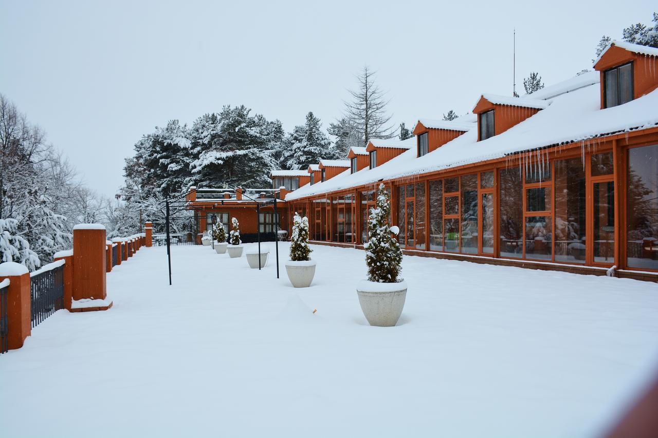 Hospedium Hostal Almanzor Navarredonda de Gredos Buitenkant foto