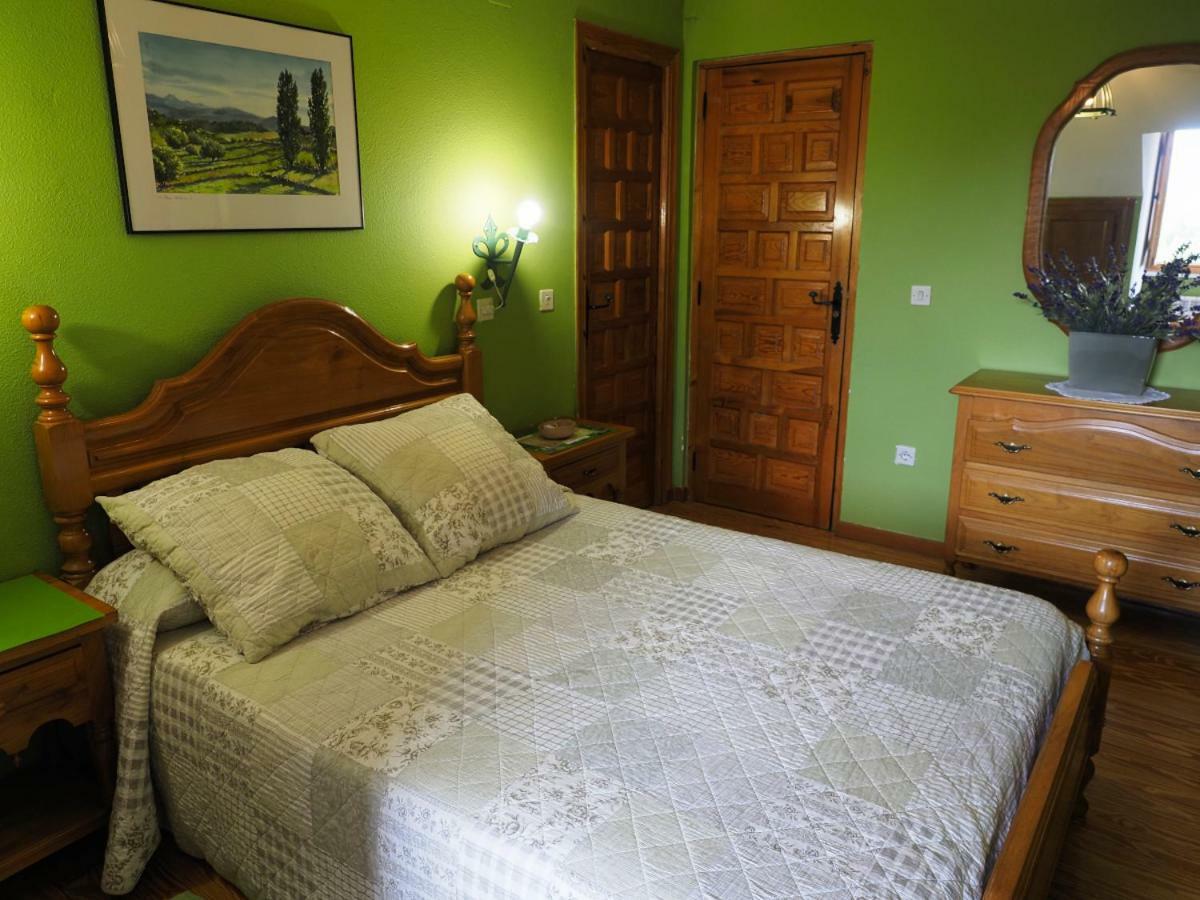 Hospedium Hostal Almanzor Navarredonda de Gredos Buitenkant foto