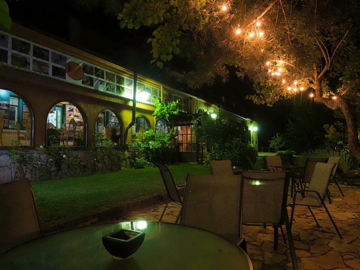 Hospedium Hostal Almanzor Navarredonda de Gredos Buitenkant foto